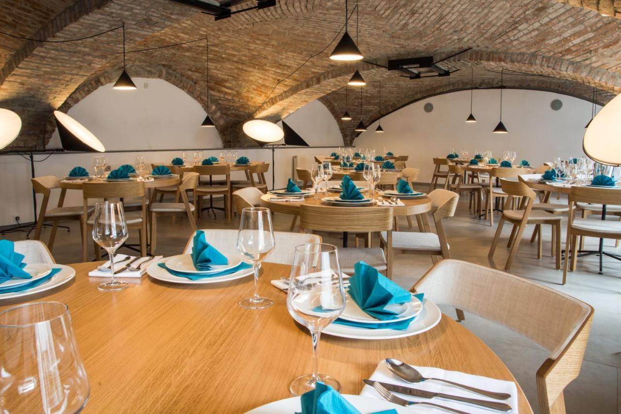 Hotel Restaurant Na Navsi Ricany  Exterior photo