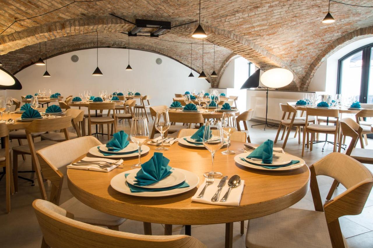 Hotel Restaurant Na Navsi Ricany  Exterior photo