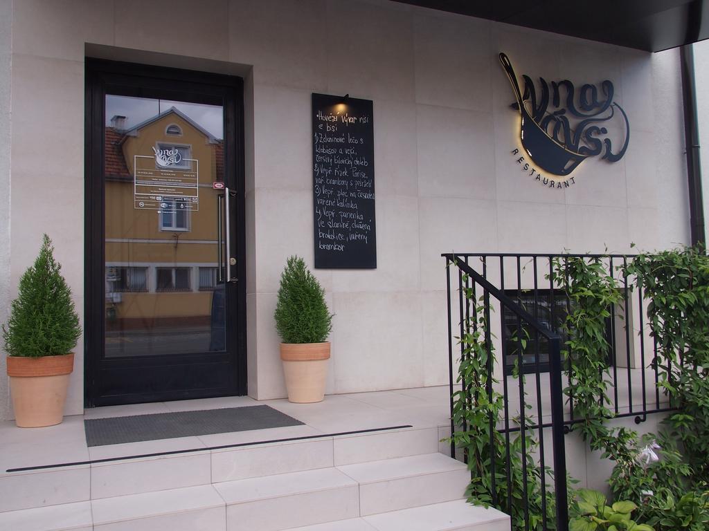 Hotel Restaurant Na Navsi Ricany  Exterior photo